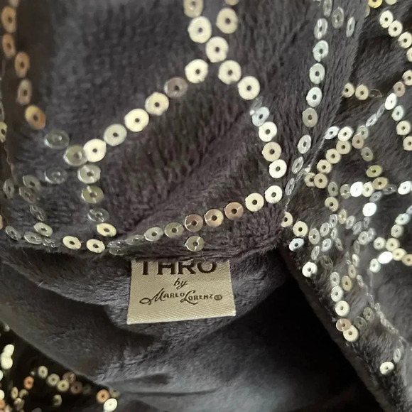 Thro by Marlo Lorenz Halloween Spiderweb Sequin Plush Throw Blanket 60”x50” - Picture 2 of 7